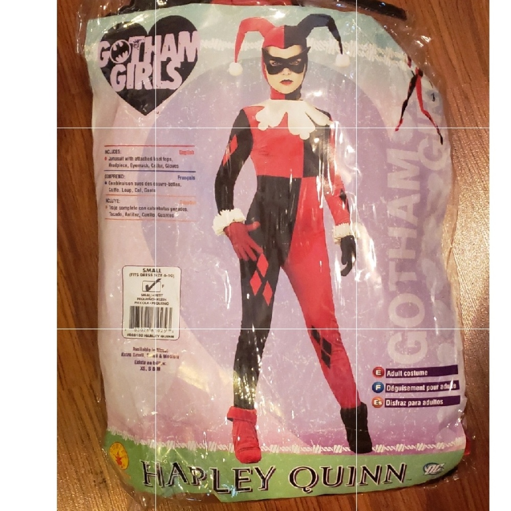 Classic Harley Quinn Costume